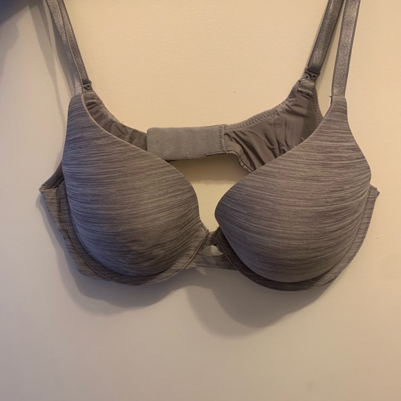 LaSenza and Victoria’s Secret Bras 34B-32D - Picture 5 of 6